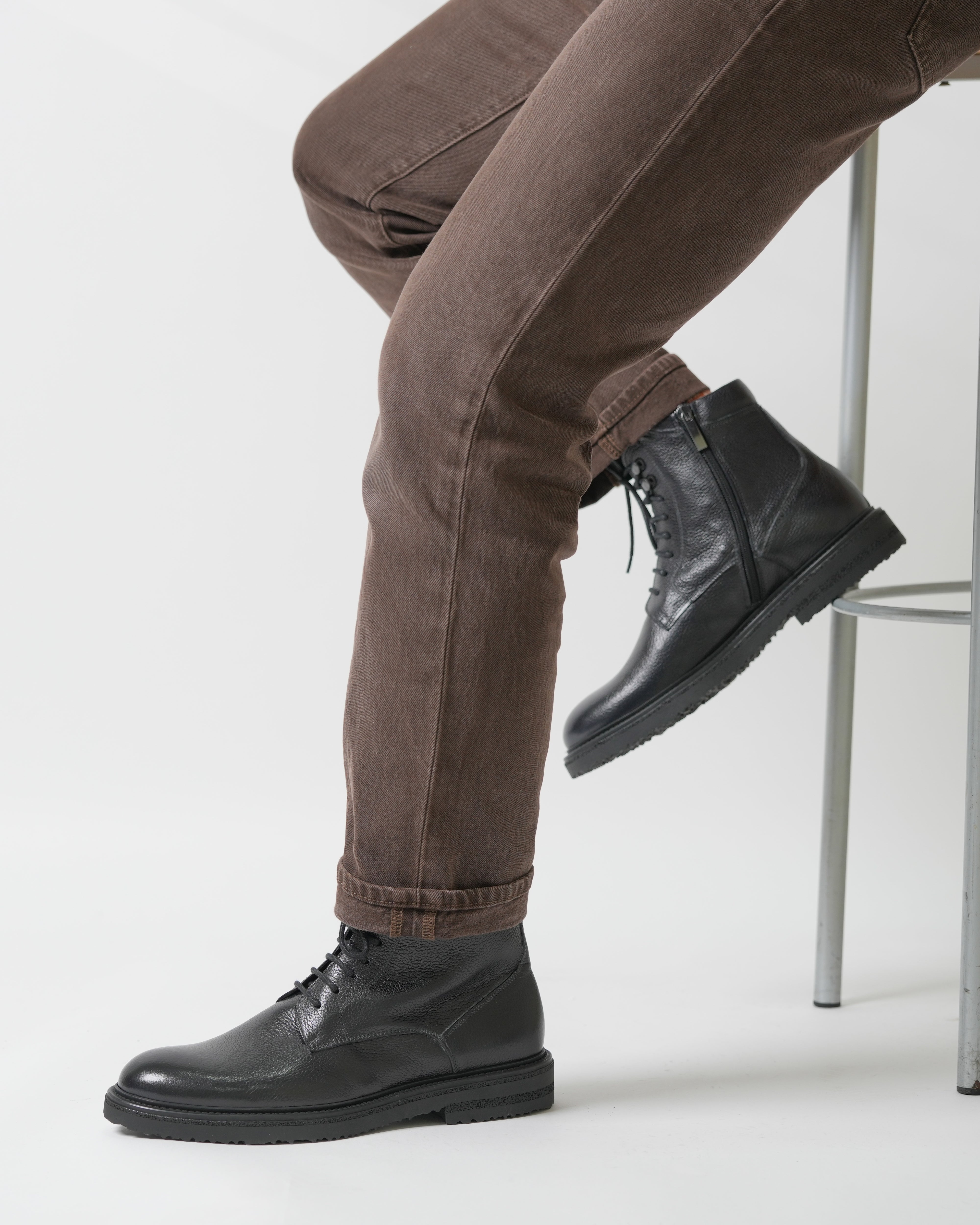 SHALAPI luxury 1.1 plain toe boots in full grain leather in black