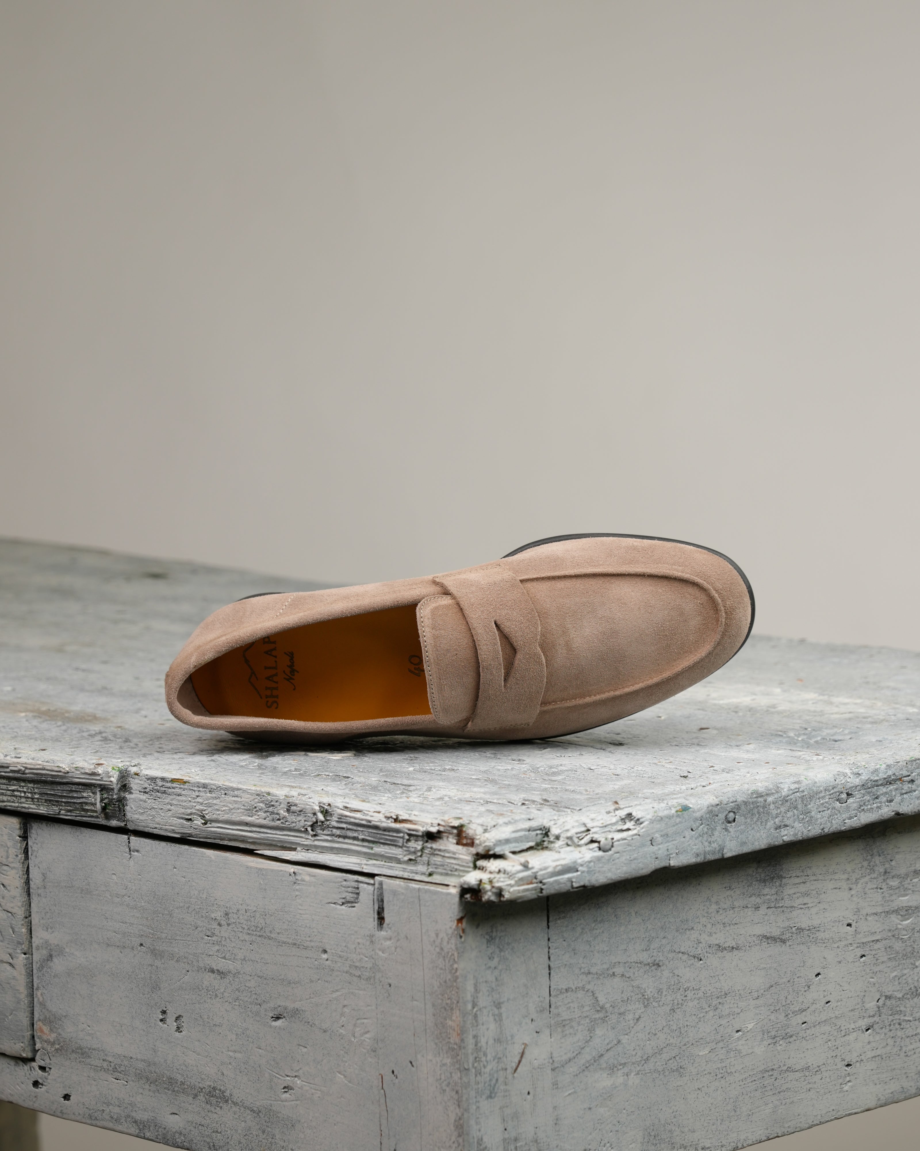 Marechiaro penny loafers in suede beige